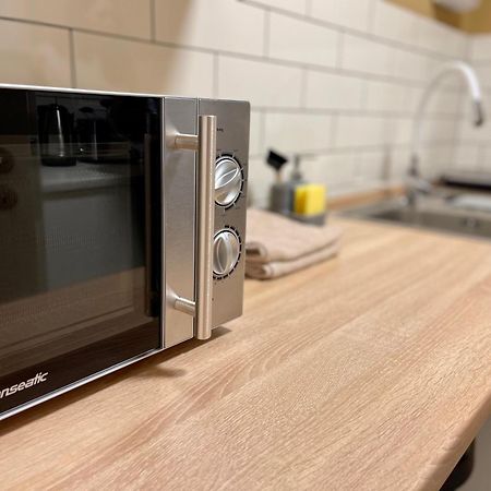 Terracotta Apartment - Zentral, Parken, Netflix, Kontaktloses Einchecken, Kingsize-Bett Wuppertal Dış mekan fotoğraf