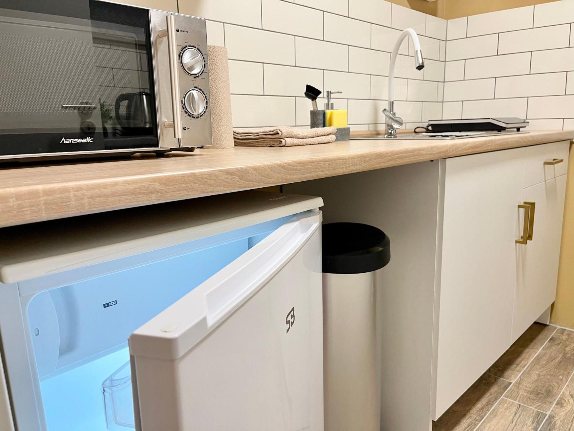 Terracotta Apartment - Zentral, Parken, Netflix, Kontaktloses Einchecken, Kingsize-Bett Wuppertal Dış mekan fotoğraf